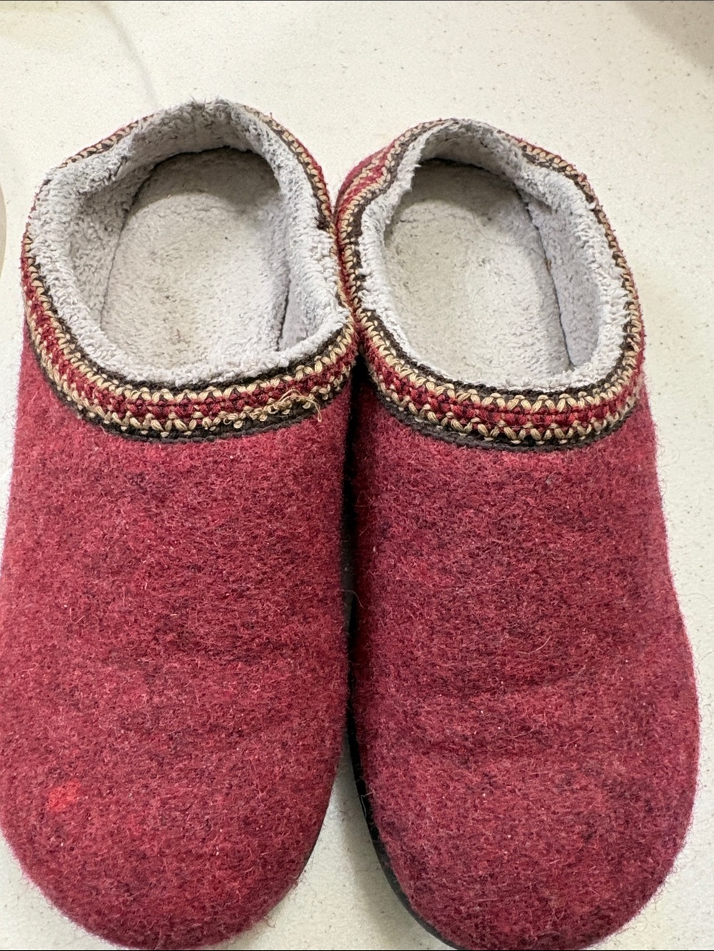 L.L. Bean Women's Burgundy Wool Slip-On Slippers